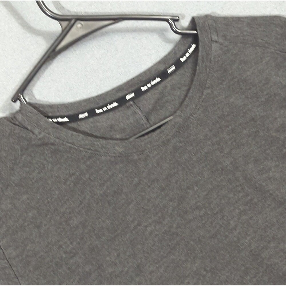 On Running T-Shirt Men's M Gray Active T Short Sleeve Athletic Gym Tee